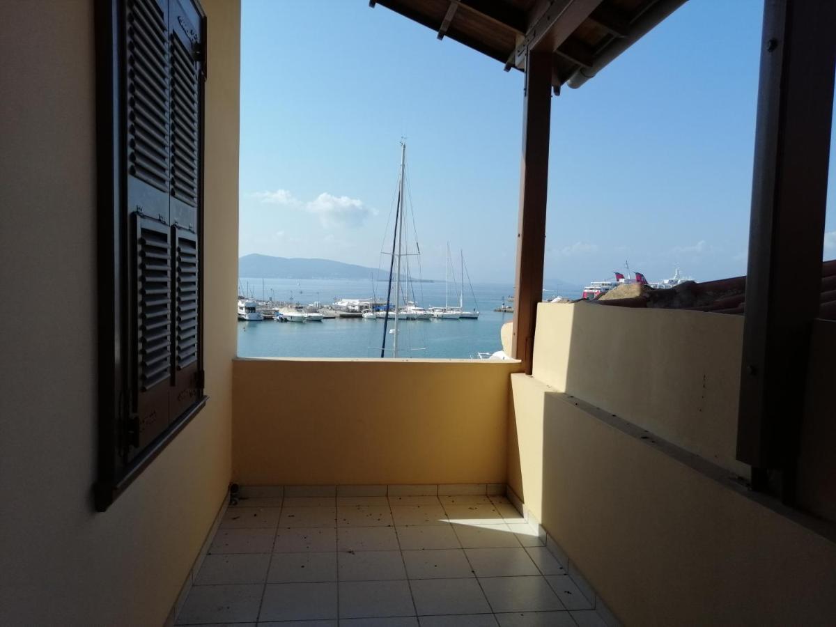 Aegina Port Apt 2-Διαμέρισμα Στο Λιμάνι Της Αίγινας 2 Kültér fotó