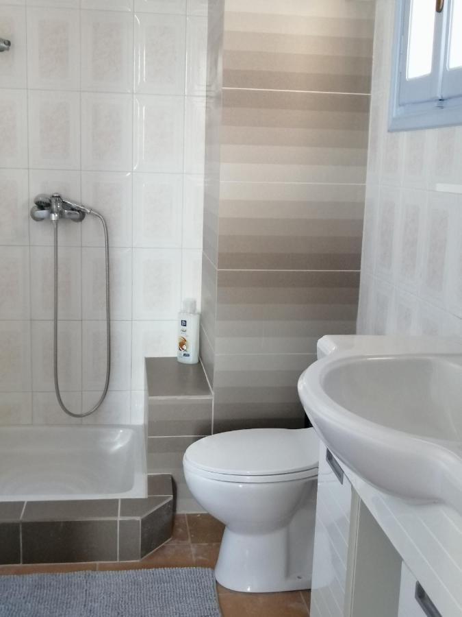 Aegina Port Apt 2-Διαμέρισμα Στο Λιμάνι Της Αίγινας 2 Kültér fotó