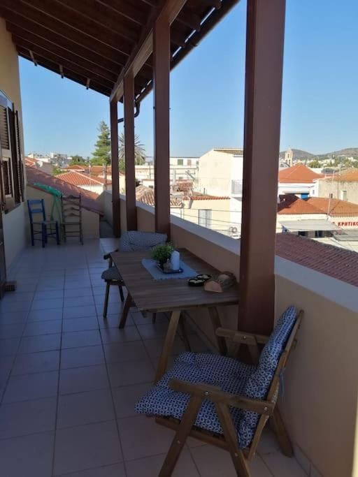 Aegina Port Apt 2-Διαμέρισμα Στο Λιμάνι Της Αίγινας 2 Kültér fotó